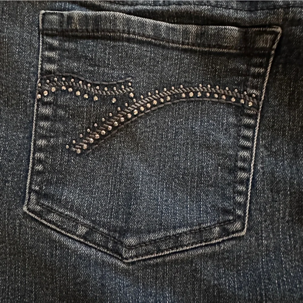 Gloria Vanderbilt Denim Jean Mini Skirt Distressed Hem Studded Pockets Size 14 - Picture 7 of 9